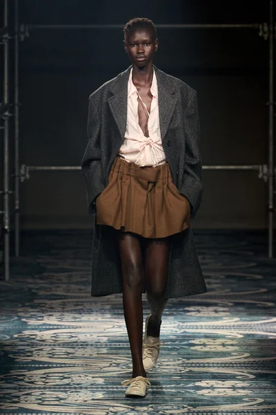 Look 39